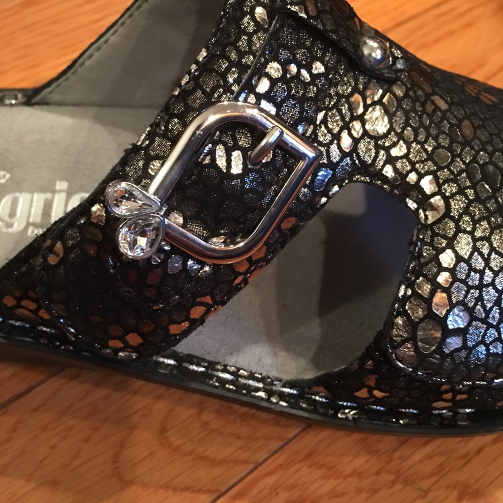 NWOT Alegria Strap Sandals - Fiona Pewter Mosaic - Picture 4 of 7